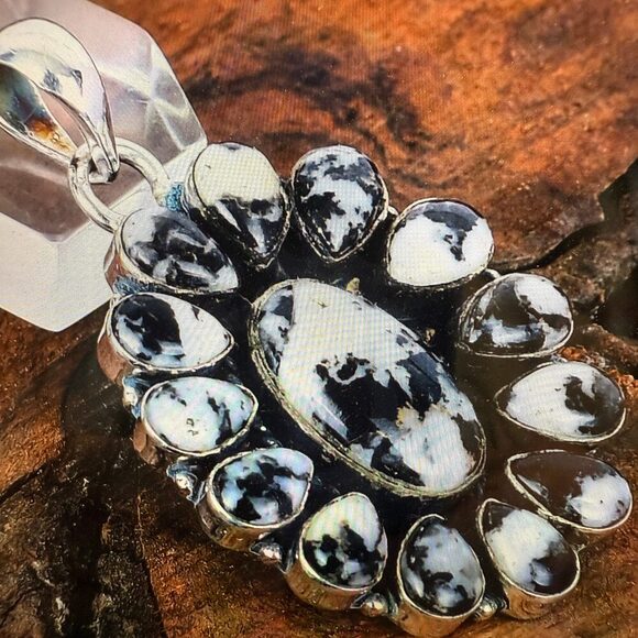 White Buffalo Dahlia Turquoise Gemstone Navajo Pendant - Picture 1 of 9